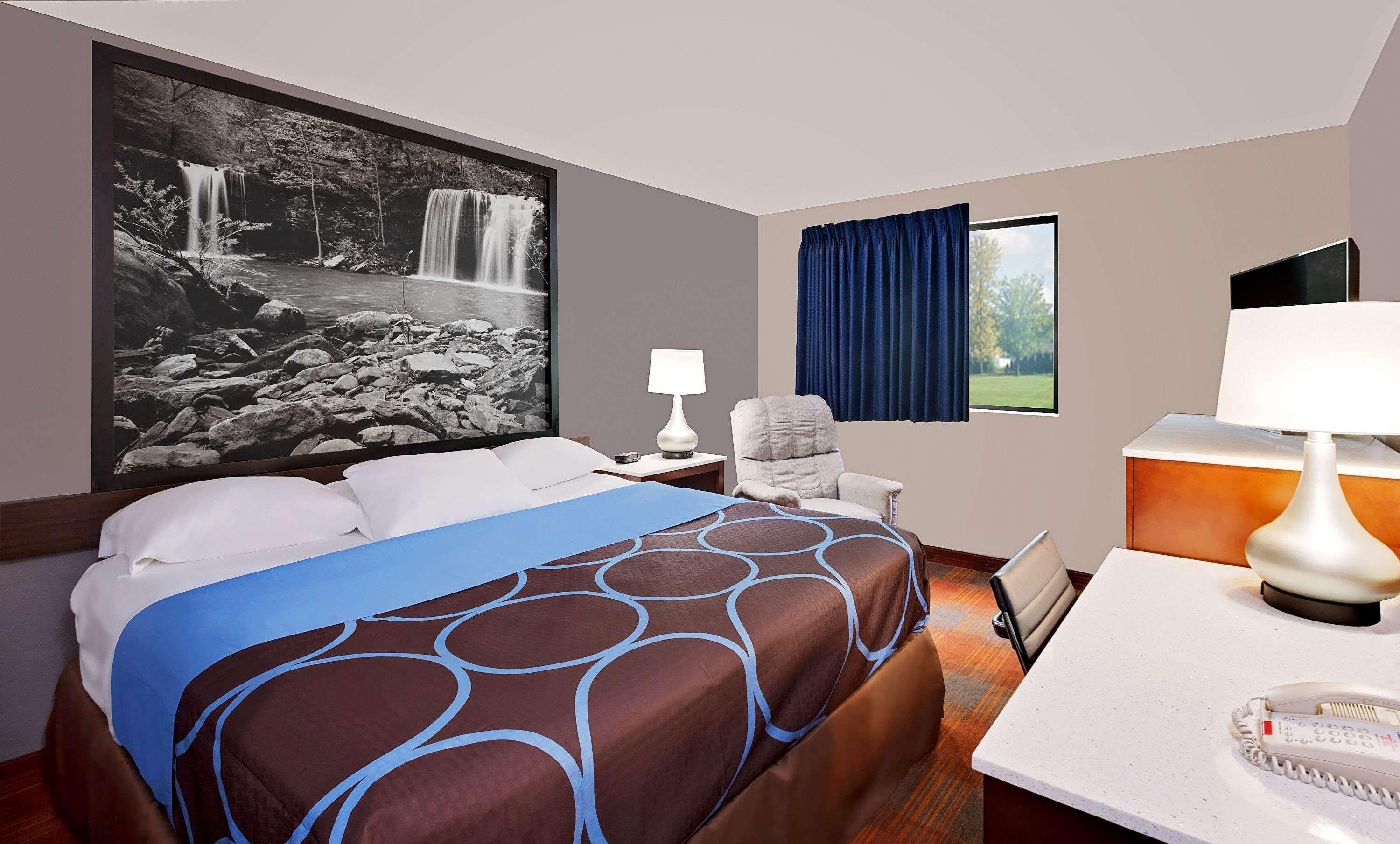 Super 8 By Wyndham Fayetteville Εξωτερικό φωτογραφία