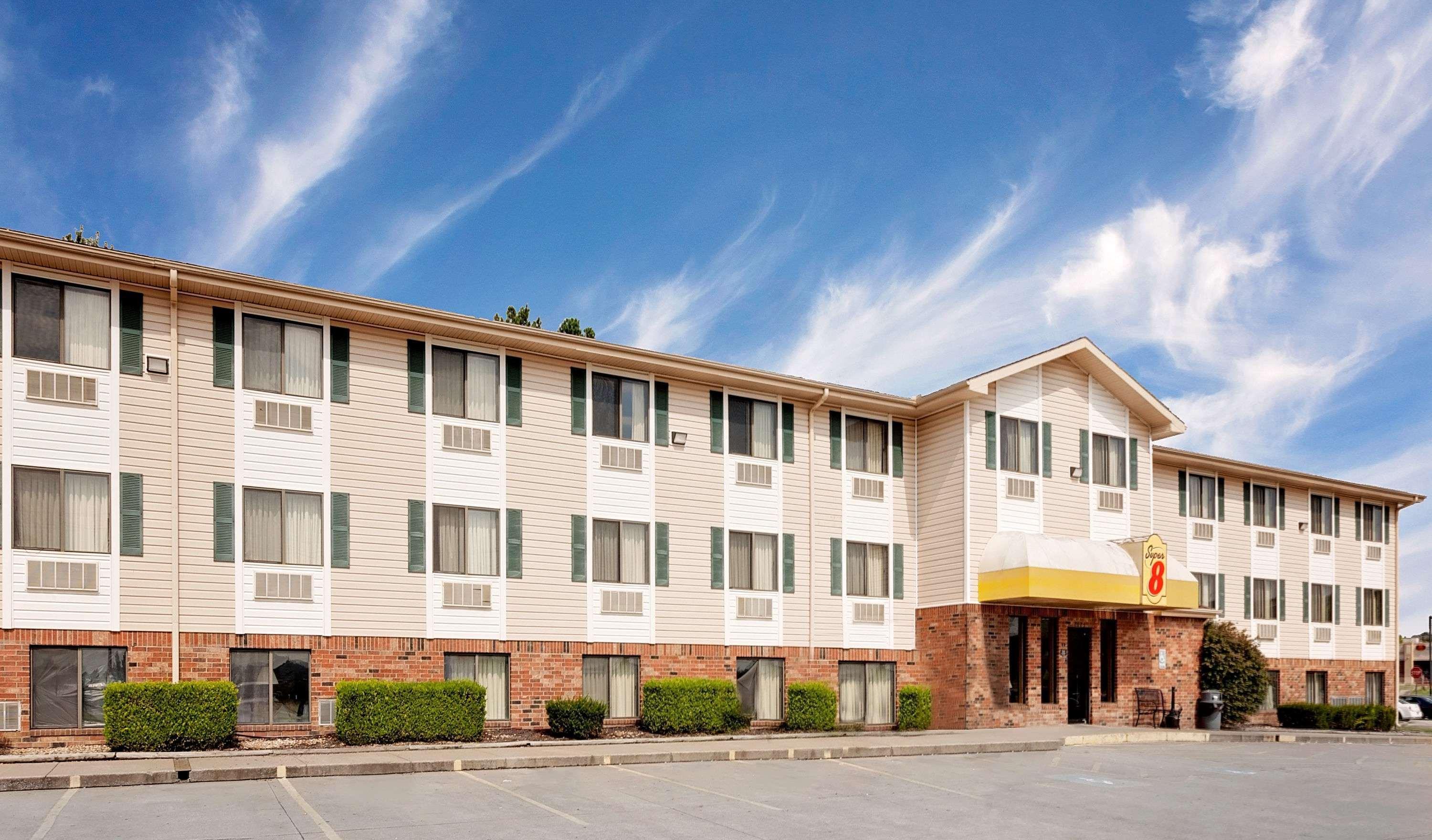Super 8 By Wyndham Fayetteville Εξωτερικό φωτογραφία