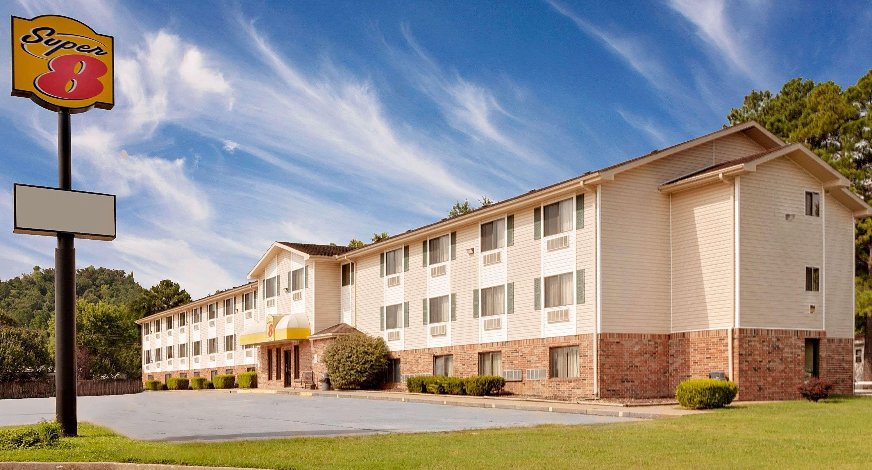 Super 8 By Wyndham Fayetteville Εξωτερικό φωτογραφία