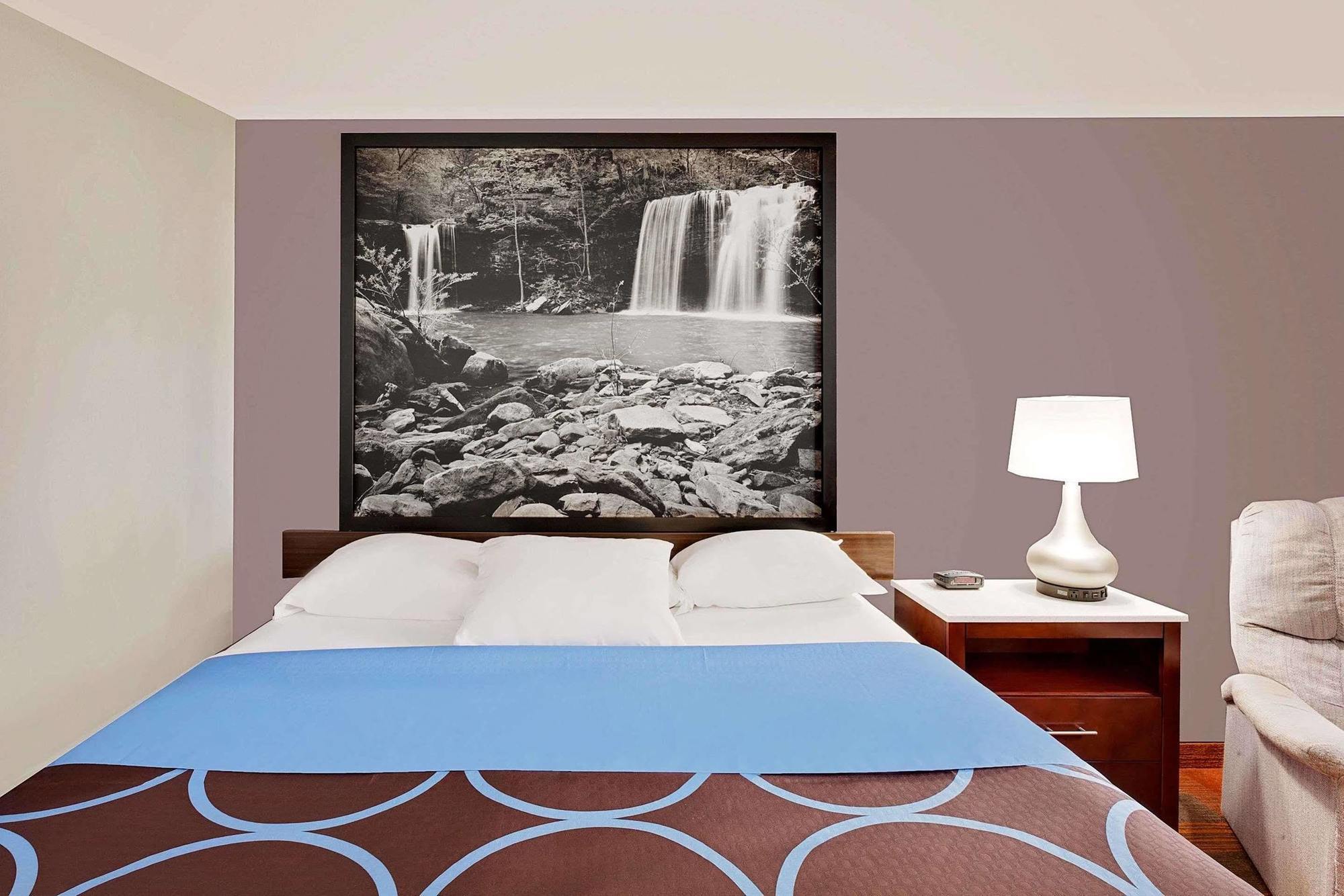 Super 8 By Wyndham Fayetteville Εξωτερικό φωτογραφία