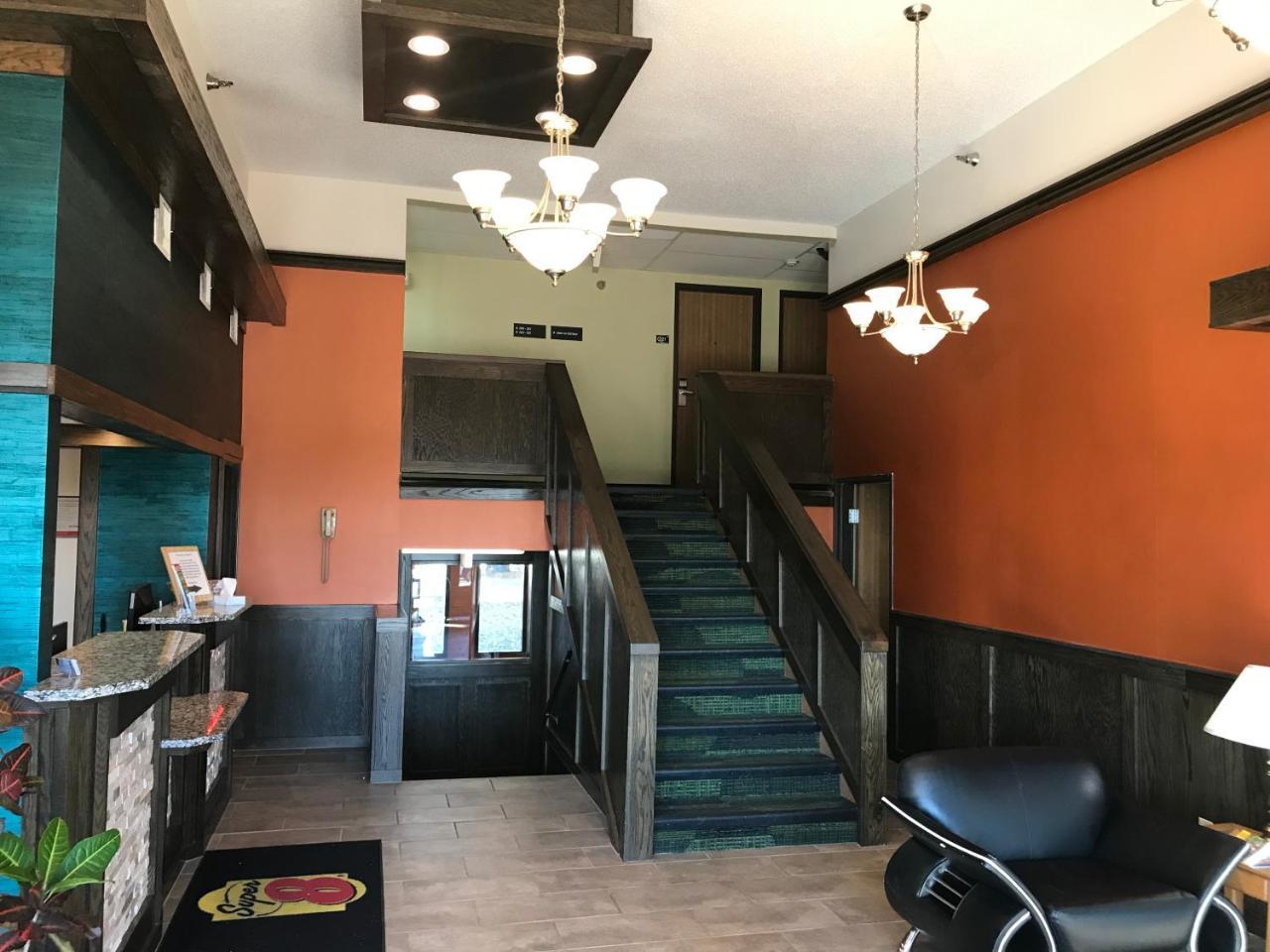 Super 8 By Wyndham Fayetteville Εξωτερικό φωτογραφία